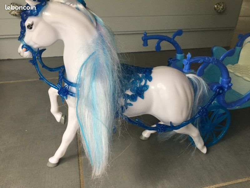Cheval avec carrosse (image 3)