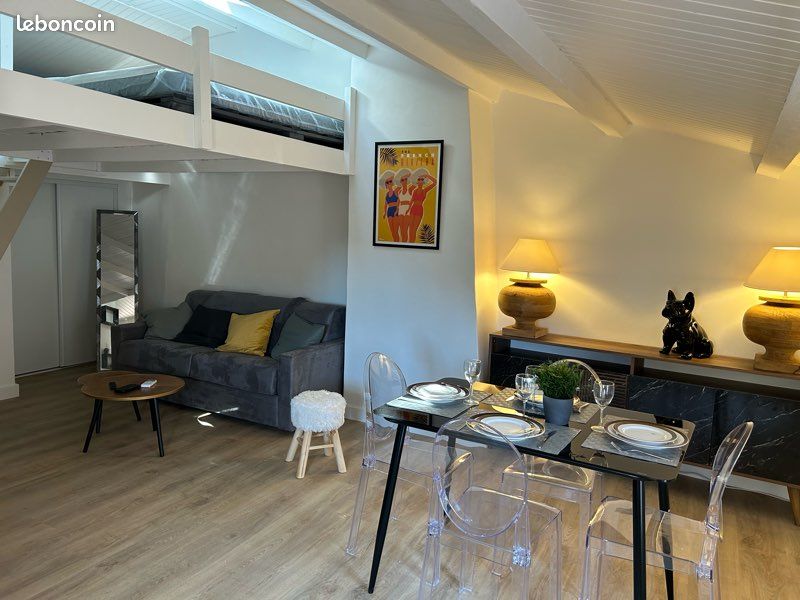 Coquet appartement dans la vieille ville d’Hyeres avec parking (image 1)