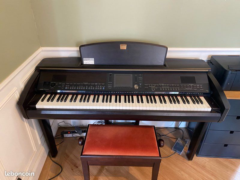 Yamaha Clavinova CVP-405 – Piano numérique 88 touches – parfait état + tabouret (image 1)