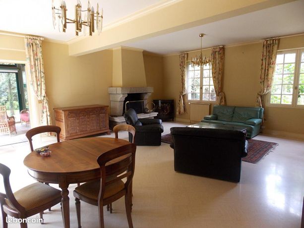 Maison 8 pièces 230 m²