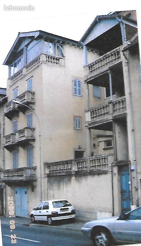 Maison 14 pièces 286 m² · à Villefranche-de-Rouergue · 286 m² · 130 000 €
