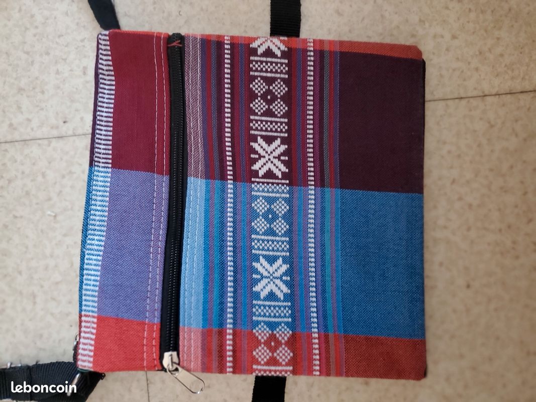 Pochette achetée au PEROU (image 3)