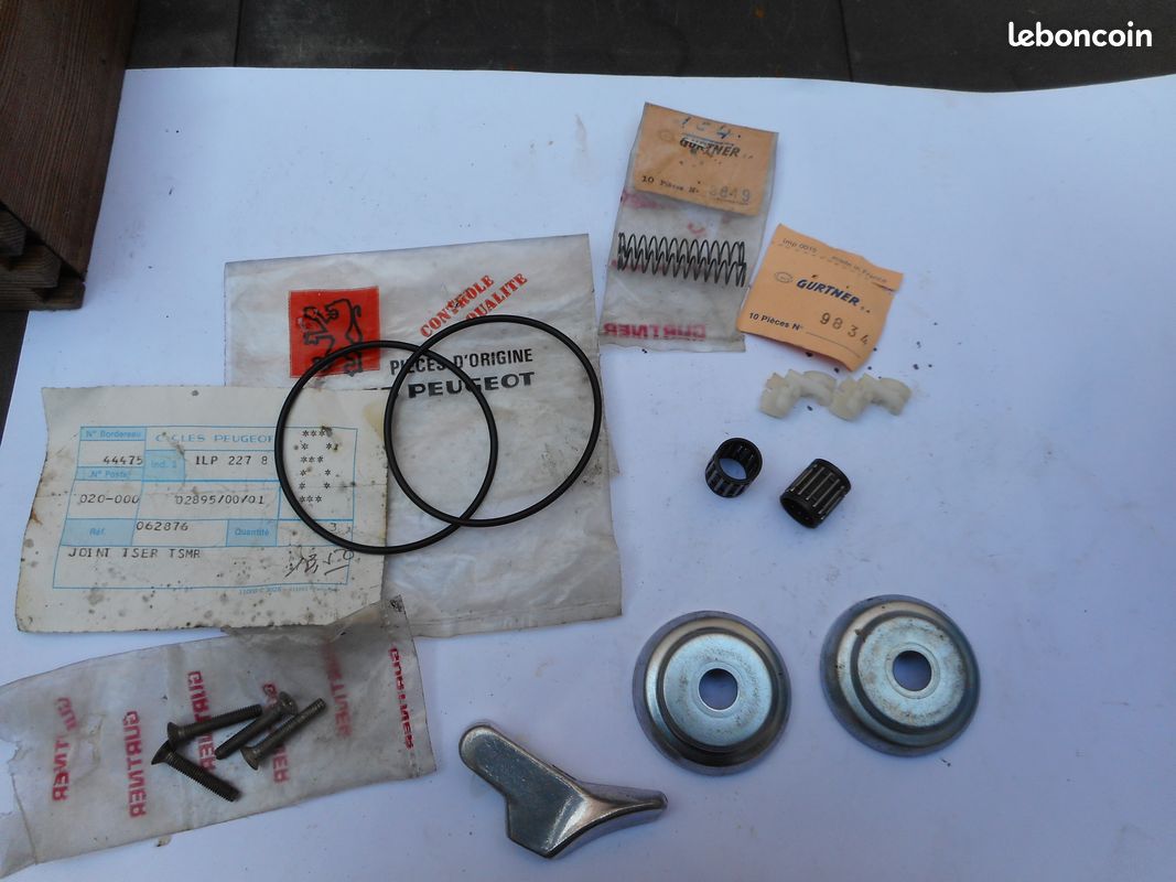 Mobylette,peugeot 101,102,103,BB,lot de pieces,gurthner,vintage (image 1)