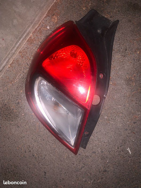 Phare arrière clio 3 (image 1)