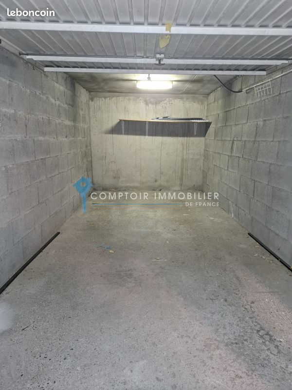 Parking 16 m² · à Grenoble · 16 m² · 13 000 €