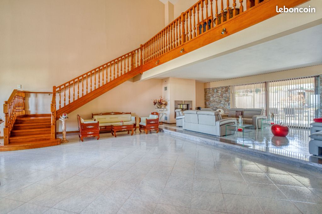 Maison 12 pièces 350 m² (image 2)