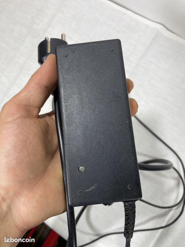 Chargeur secteur 19 V – 3,42 A – 65 W (image 6)