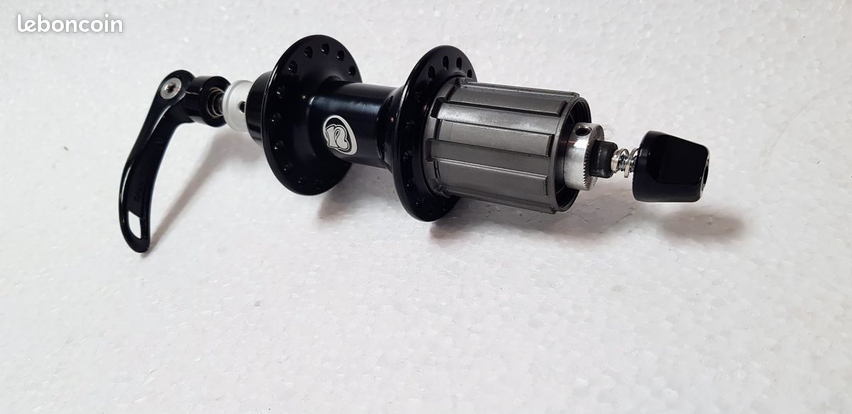 MOOG 513302 Ensemble de roulement de roue et de moyeu pour Subaru