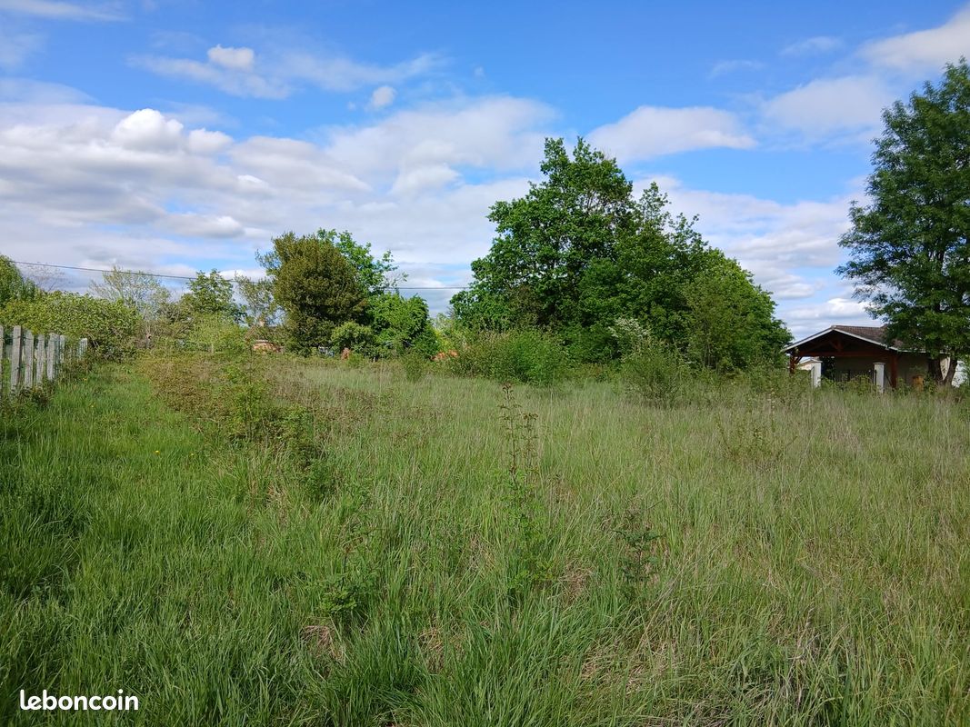 Terrain 1624m2 Guîtres (33230) · 53 000 €