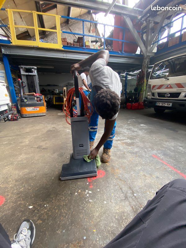Aspirateur nilfisk vu 500 (image 1)