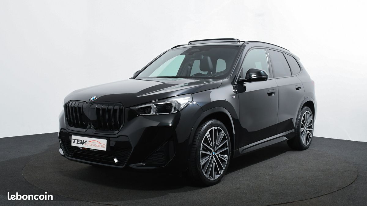 Bmw X1 U11 XDRIVE 23D 197 CV TYPE M SPORT HUD GPS CARPLAY BLACK PANEL VIRTUAL COCKPIT TOIT PANORAMIQUE OUVRANT HIFI HARMAN KARDON KEYLESS ATTELAGE ELECTRIQUE HAYON ELECTRIQUE CAMERA 360 (image 1)