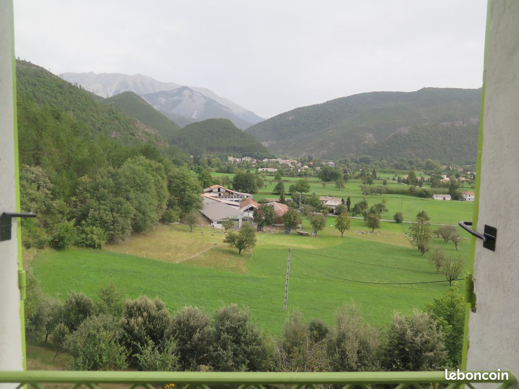 Location saisonnière T4 " Belle vue"--près de Digne-04 (image 10)