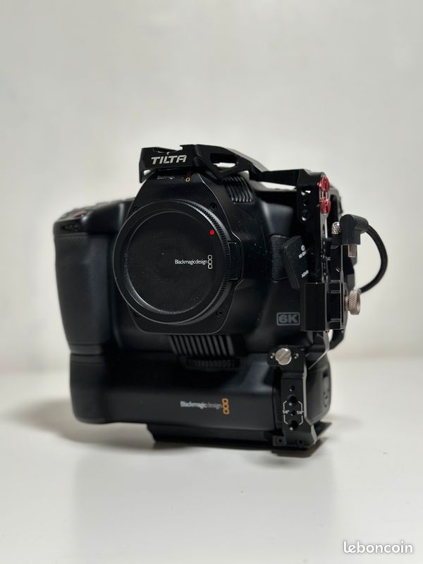 Blackmagic Pocket Cinema Camera 6K Pro (image 1)