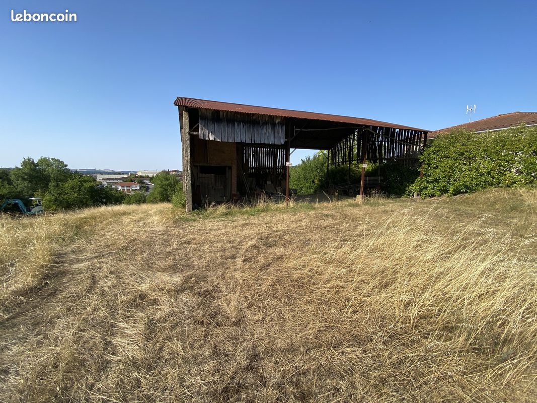 Terrain 1639 m² · à Auch · 1 639 m² · 60 000 €