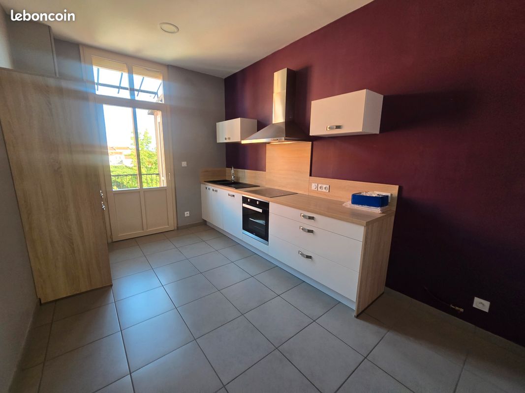 Appartement 6 pièces 128 m² · à Roanne · 128 m² · 890 €/mois