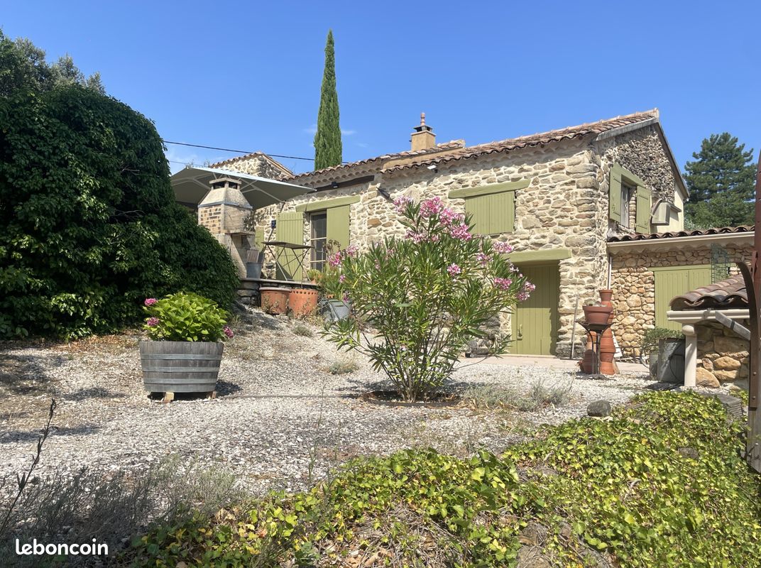 Maison 4 pièces 90 m² · à Vaison-la-Romaine · 90 m² · 445 000 €