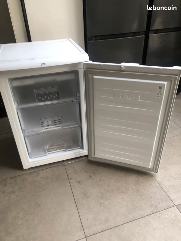 Congélateur Pose Libre Beko FSE1074N - 95 Litres, 37 DB, Blanc, Classe E, 3 Compartiments