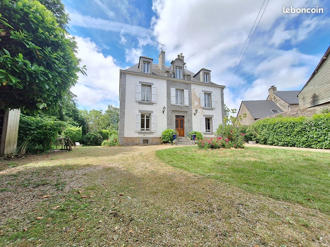 Maison 14 pièces 300 m² · à Ploeuc-l'Hermitage · 300 m² · 374 364 €