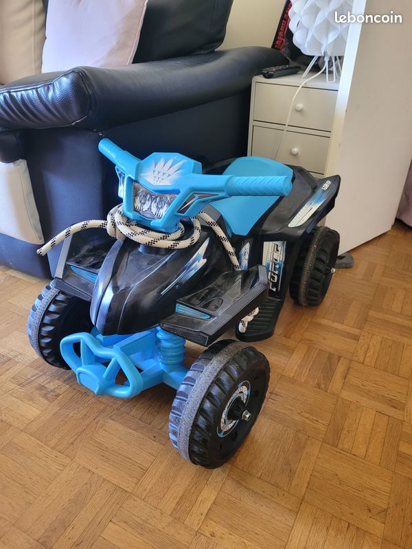 A vendre Quad enfant 7.5V (image 1)