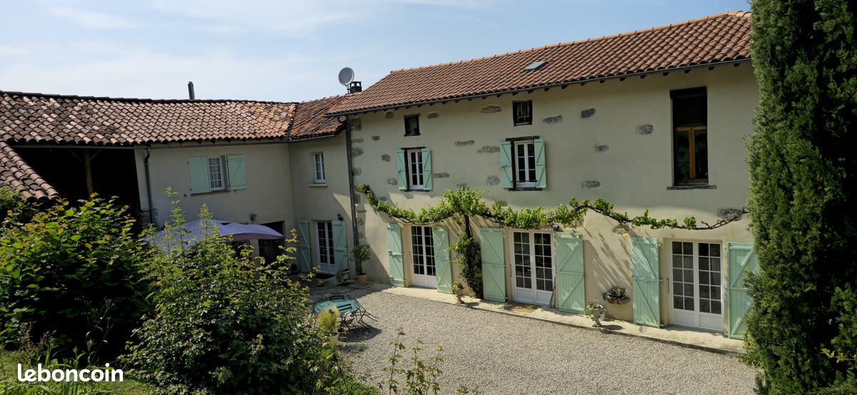 Maison 8 pièces 250 m² · à Castelbiague · 250 m² · 370 000 €