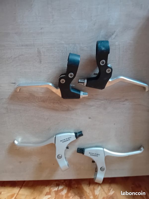 Poignets de freins metalliques et autres pièces disponibles (image 2)