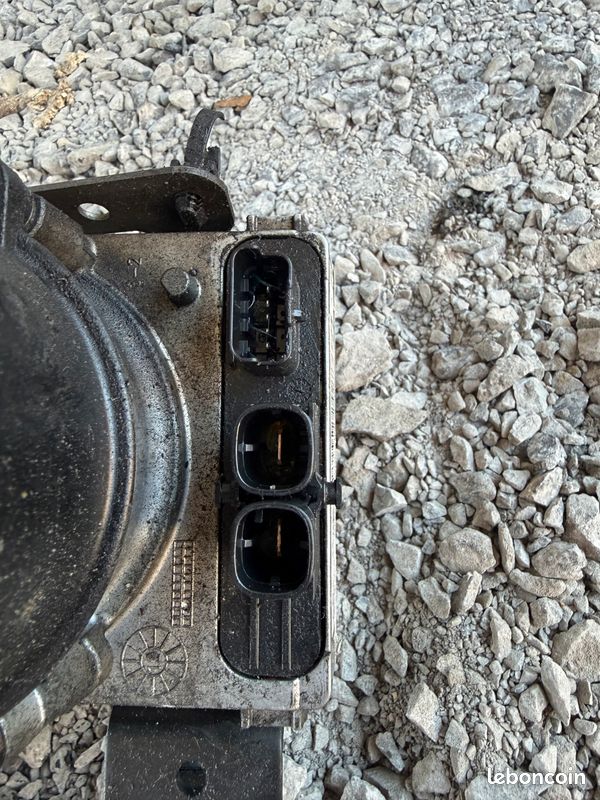 Pompe de direction assité citroen C4 2013 (image 3)