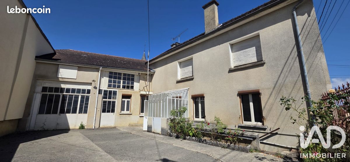 Maison 5 pièces 200 m² · à Coussegrey · 200 m² · 85 000 €