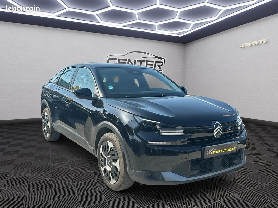 Citroën C4 Berline Plus 130 CV EAT8 Boite AUTO {GARANTIE CITROEN 04/2027 - CARPLAY - CAMERA} (image 2)