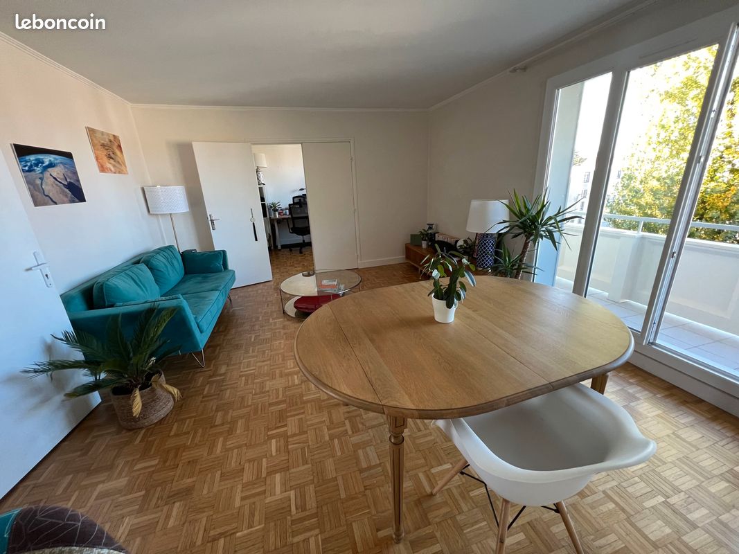 Appartement 4 pièces 90 m² · à Versailles · 90 m² · 2 220 €/mois