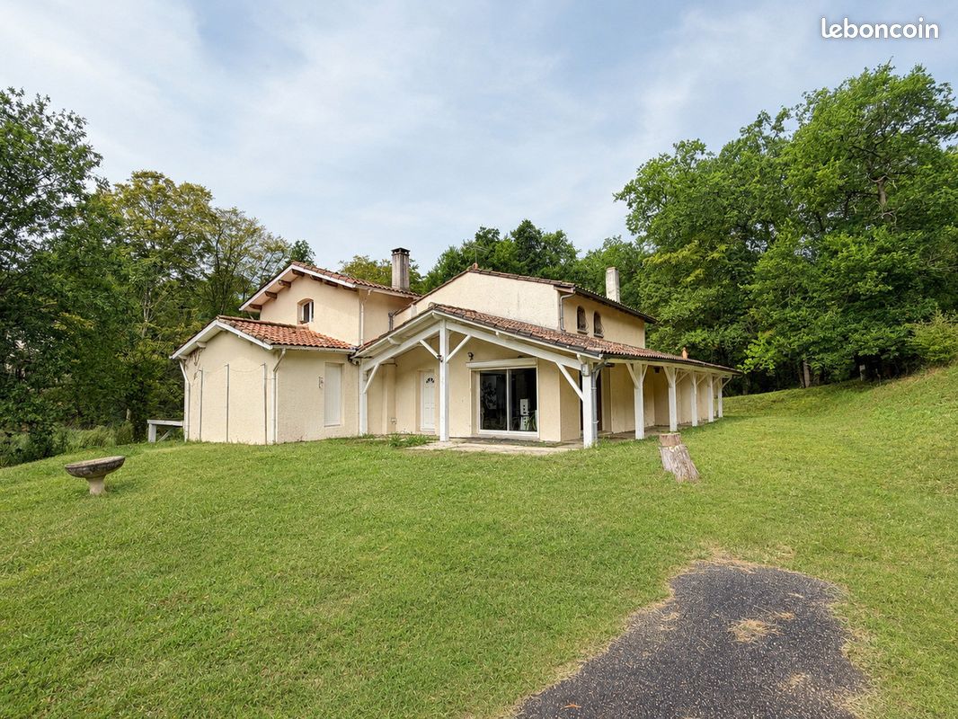 Maison 6 pièces 191 m² · à Targon · 191 m² · 330 000 €