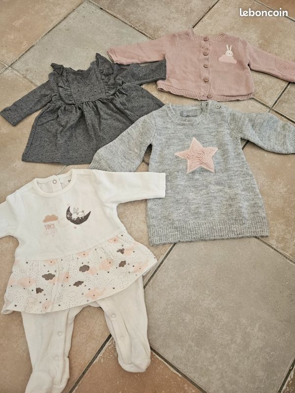 Vetements/tenues bébé fille 0-1 mois (image 1)