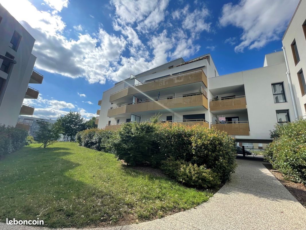Appartement 2 pièces 38 m² · à Saint-Priest · 38 m² · 568 €/mois