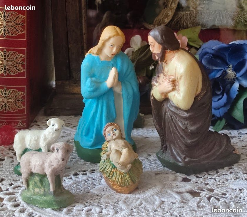 Petite Crèche De Noël En Bois - Marie, Joseph Et Jésus - Décoration Naturelle 20x14 Cm