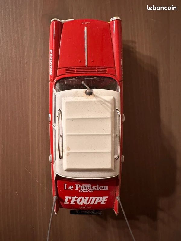 Voiture publicitaire caravane du Tour de France (image 2)