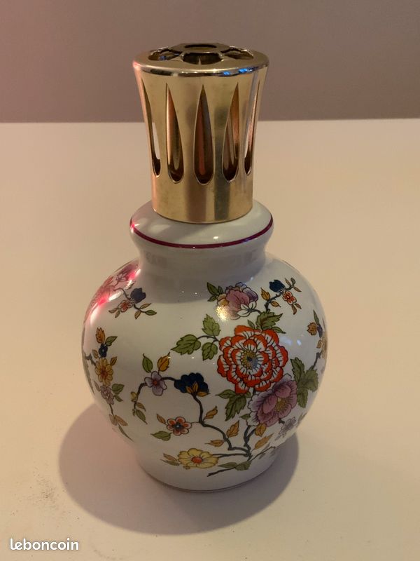 Lampe BERGER blanche - Décors floral - PY PILLIVUYT FRANCE - avec bouchon
