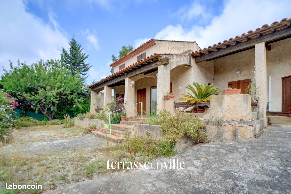 Maison 5 pièces 133 m² · à Saint-Cyr-sur-Mer · 133 m² · 690 000 €