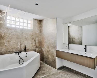 Maison 530 000 € - 169 m²