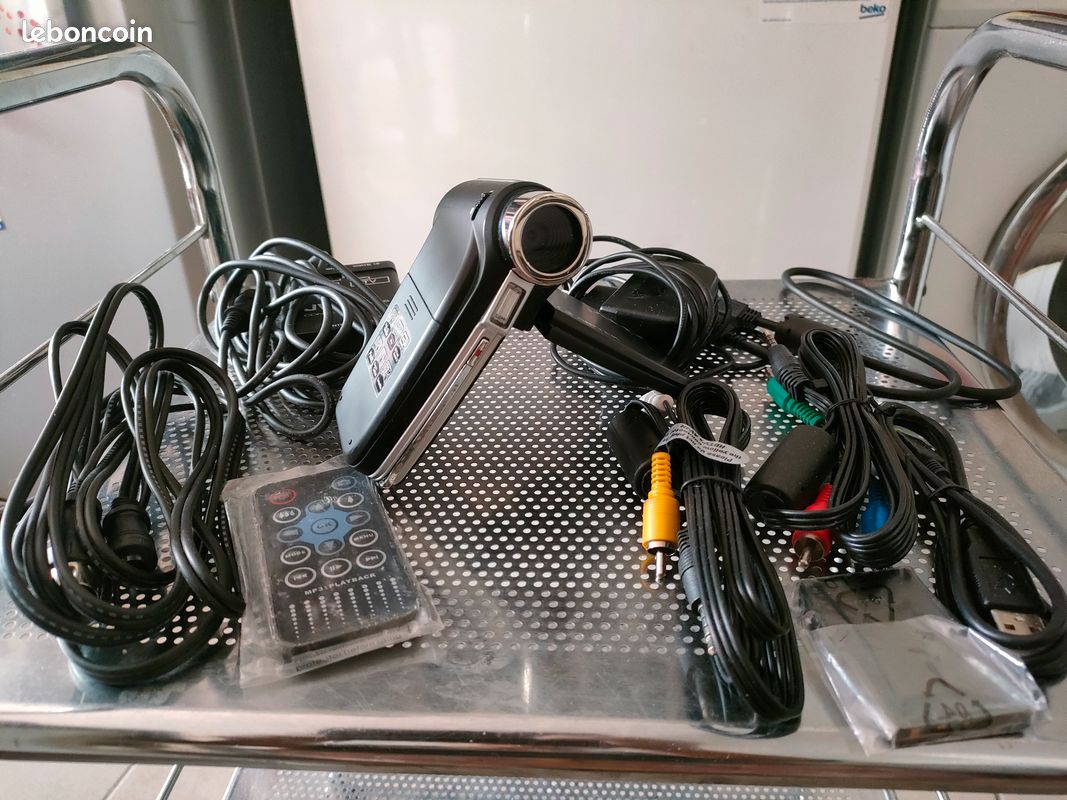 Camera (image 4)