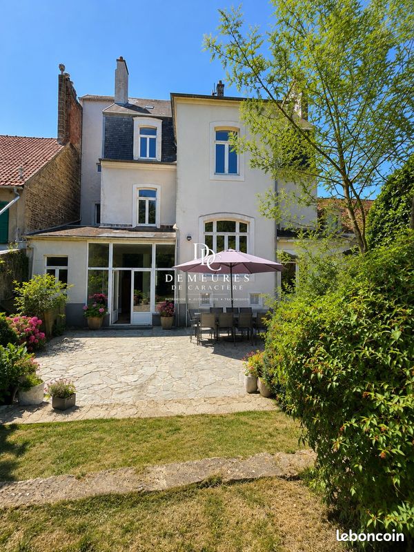 Maison 14 pièces 399 m² · à Saint-Léonard · 399 m² · 585 000 €