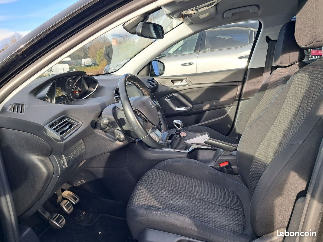 Peugeot 308 1.2 110CH E6.3 S&S STYLE (image 4)