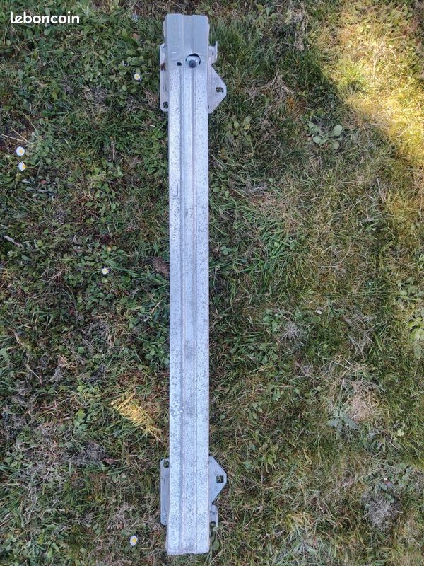 Renfort de pare choc avant de 308 (image 1)
