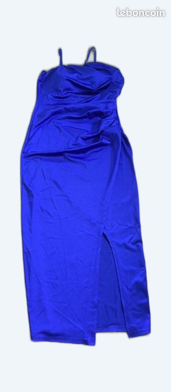 2 Robes taille S le lot pour 8 (image 1)