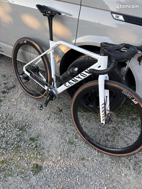Canyon inflite cf slx Vélos