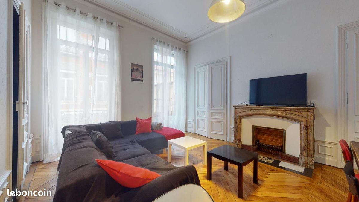Appartement 5 pièces 120 m² · à Saint-Étienne · 120 m² · 900 €/mois
