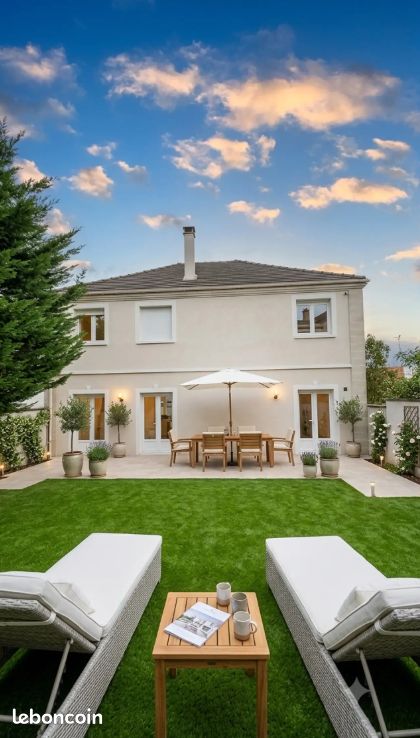 Maison 8 pièces 300 m² · à Neuilly-Plaisance · 300 m² · 900 000 €