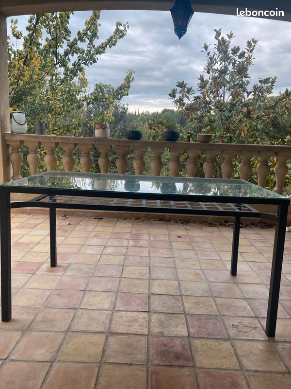 Table fer noir vitré (image 1)