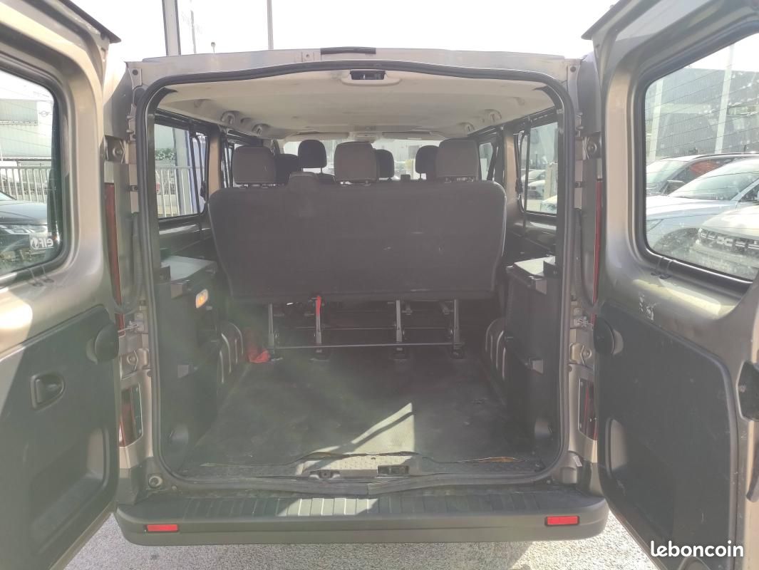 Renault Trafic 1.6 dci 125 confort 9 places (image 11)