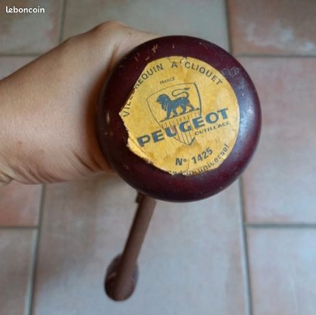 Chignole à Main Peugeot Vintage Orange – Perceuse Manuelle Métal (fonctionnelle)