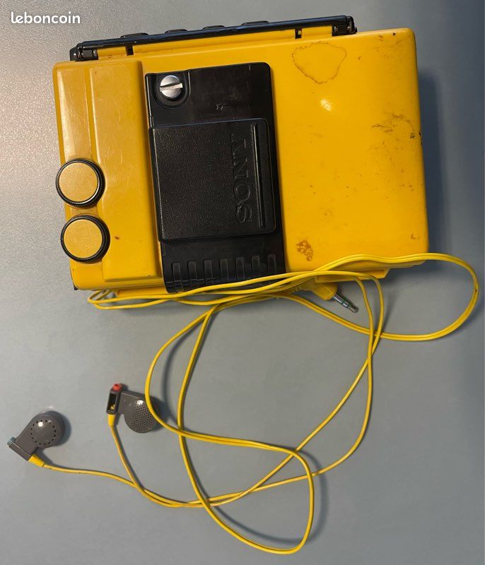 SONY WALKMAN SPORTS FM/AM STEREO CASSETTE PLAYER Model : WM-F35 EUR 86,00 - FR SONY WALKMAN SPORTS FM/AM STEREO CASSETTE PLAYER Model : WM-F35 EUR 86,00 - FR
