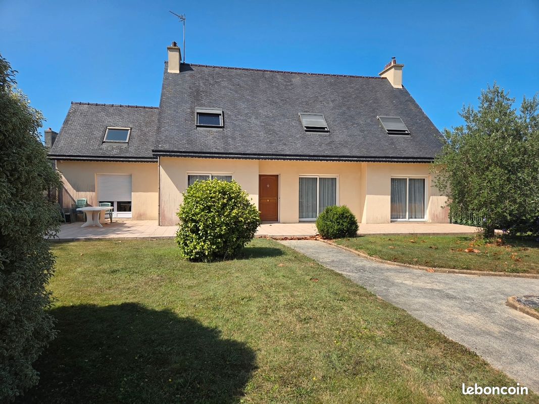 Maison 10 pièces 219 m² · à Plouigneau · 219 m² · 369 600 €